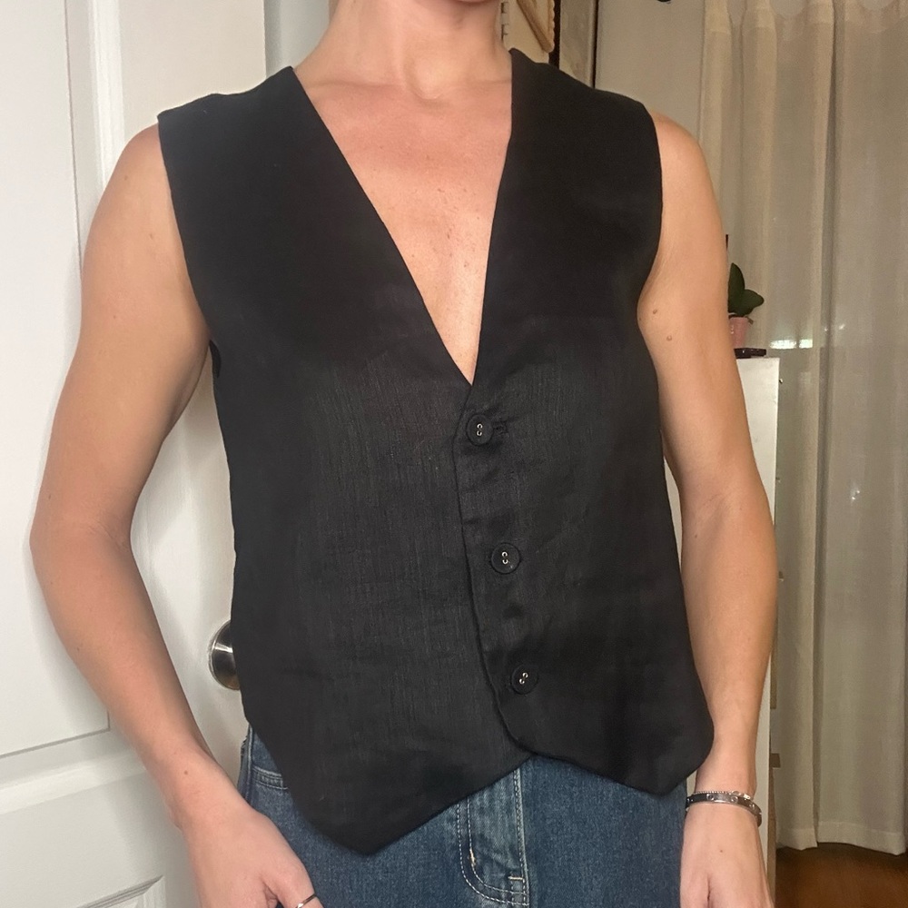 DISSH Black 100% Linen Vest - Picture 5 of 6